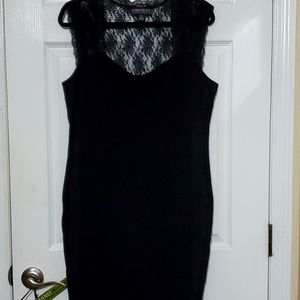 Lace shoulder black bodycon dress